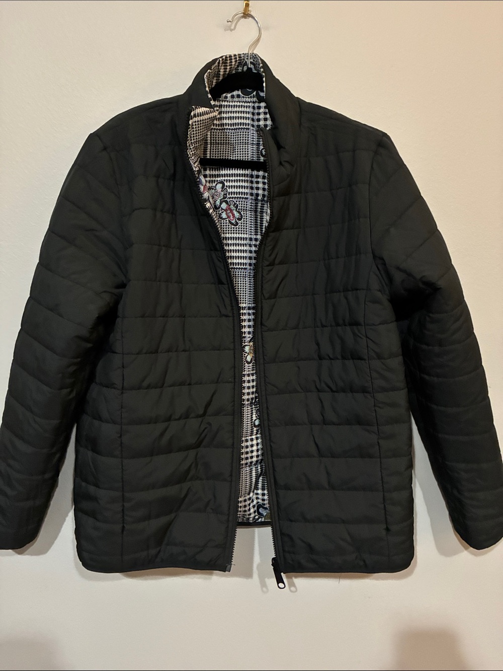 Vera Bradley reversible puffer jacket black and white plaid adorned butterflies - Picture 10 of 10